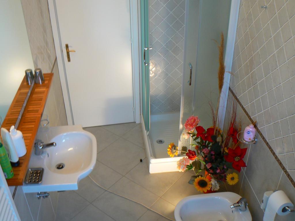 B&B Aquilone Ουρμπίνο Δωμάτιο φωτογραφία